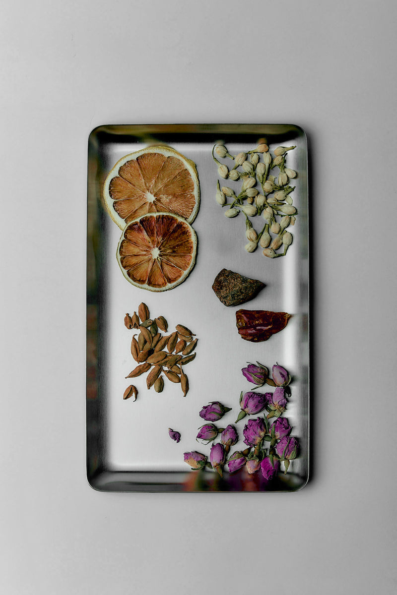 UY Studio S fragrance composition Bergamot, Rose, Cardamom, Jasmine and Amber scent notes. High-quality unisex niche fragrance crafted in Berlin, Germany.